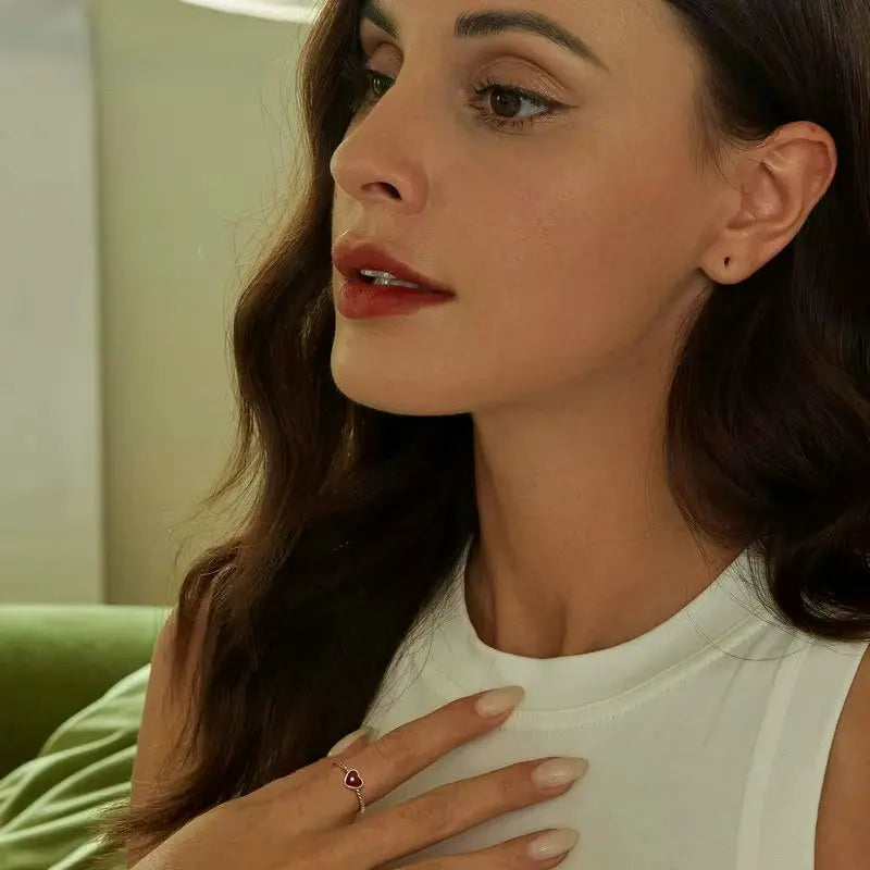 Anel Scarlet Embrace com Pedra de Ágata
