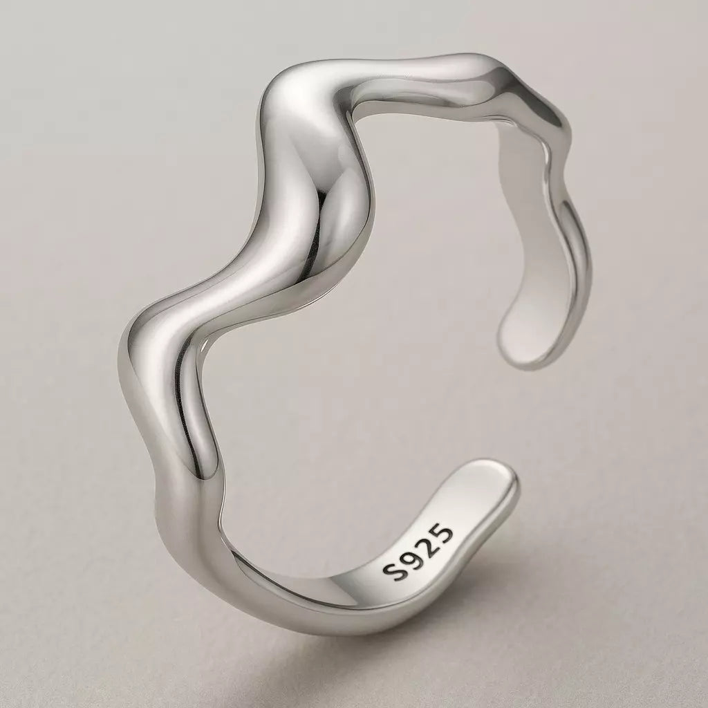Anel Waves Ajustável em Prata 925 Banhado a Platina