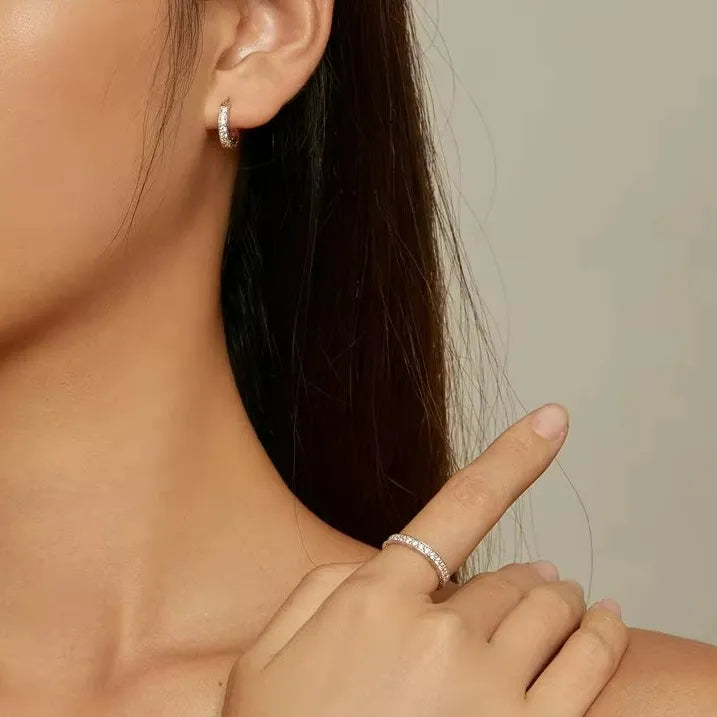 Anel Glitter Pavê em Prata 925 com Zircônias