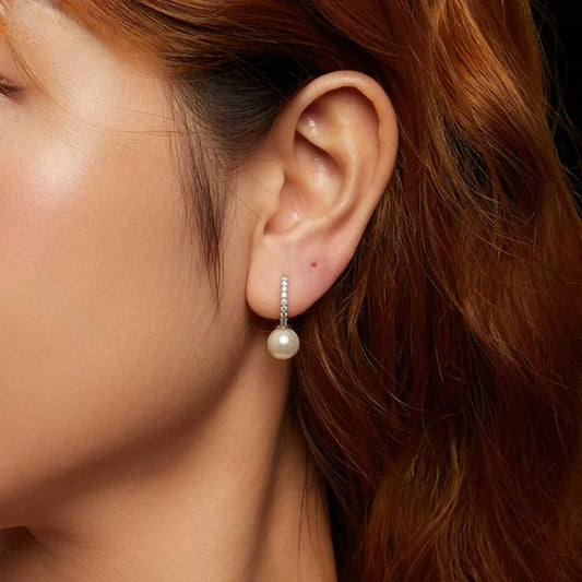 Brinco Shine Pearl com Moissanite em Prata 925 banhado a Ouro Branco