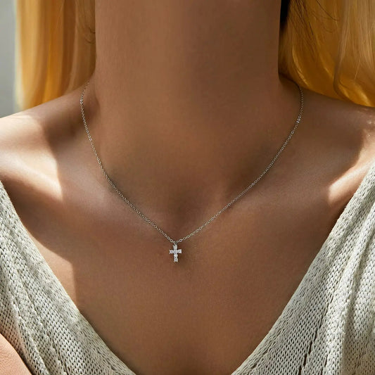 Colar Cruz de Moissanite em Prata 925
