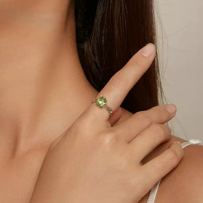 Anel Serene Spinel em Prata 925 com zircônias