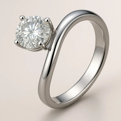Anel Curved Shine com Pedra de Moissanite