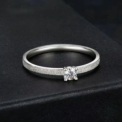 Anel Solitário Solis Gem com Pedra de Moissanite banhado a Ouro Branco